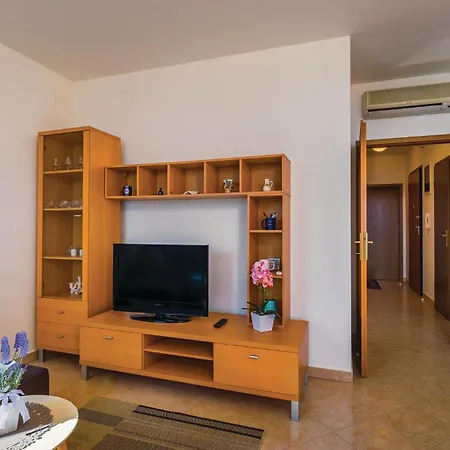 Apartment Stunning In With House Sea View