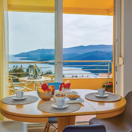 Apartment Stunning In With House Sea View
