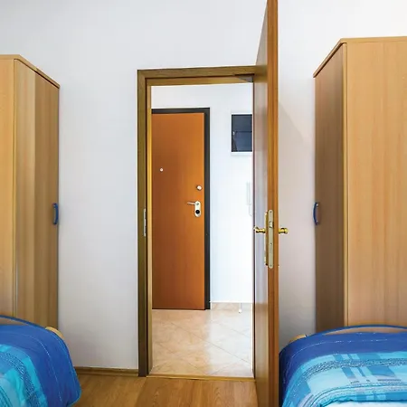 Apartment Stunning In With House Sea View Rabac